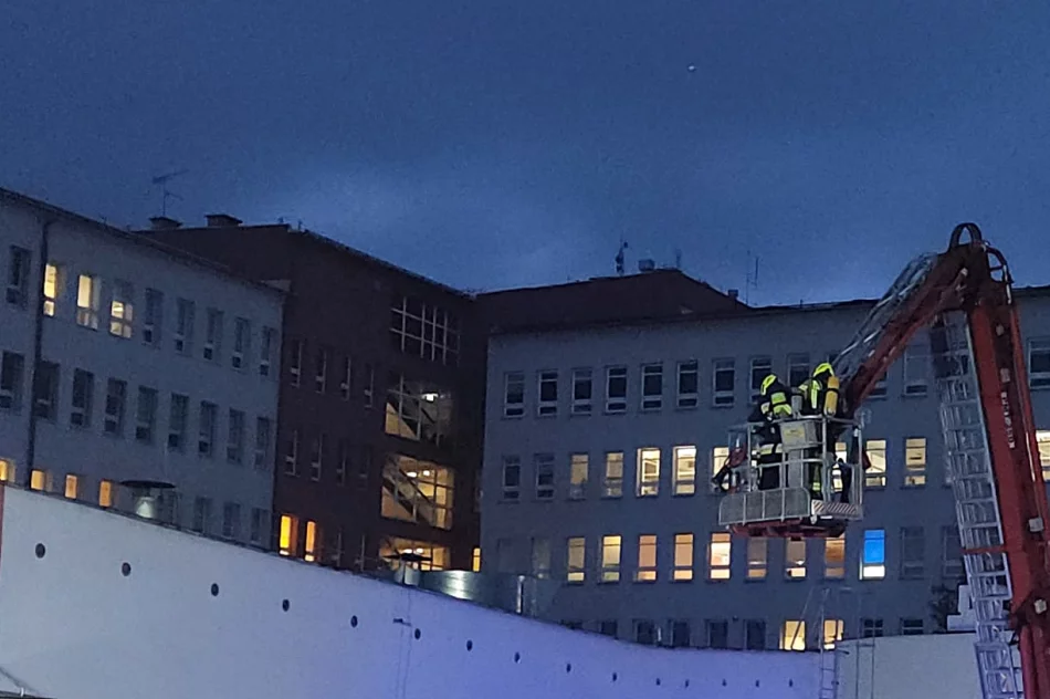Pożar przy szpitalu, na miejscu 5 zastępów straży i policja - zdjęcie 8