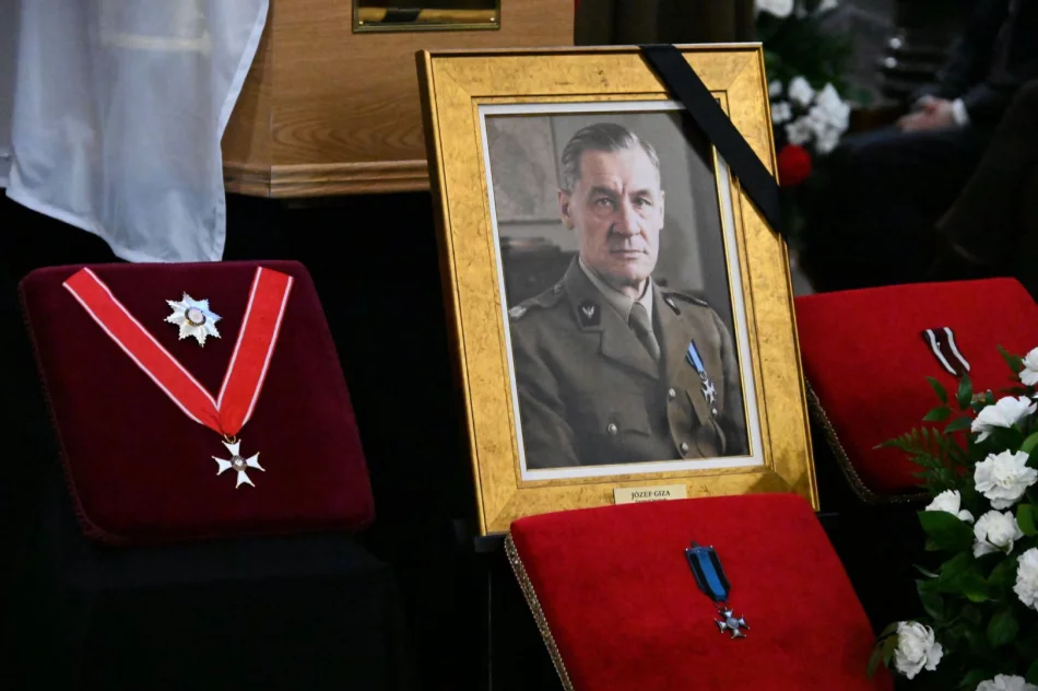 Po 61 latach gen. Giza spoczął w rodzinnym grobowcu - zdjęcie 3