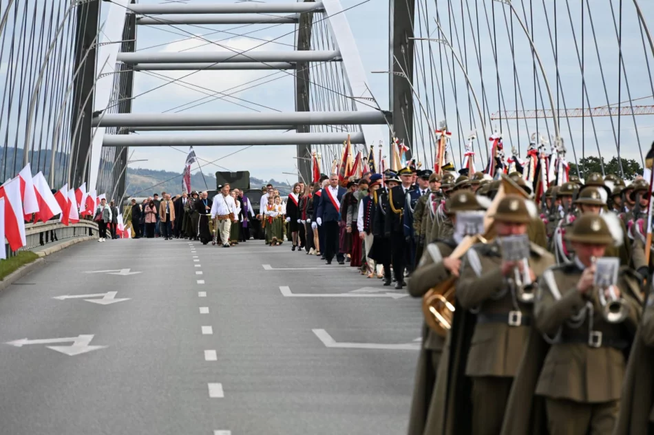 Po 61 latach gen. Giza spoczął w rodzinnym grobowcu - zdjęcie 17
