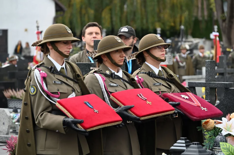Po 61 latach gen. Giza spoczął w rodzinnym grobowcu - zdjęcie 23