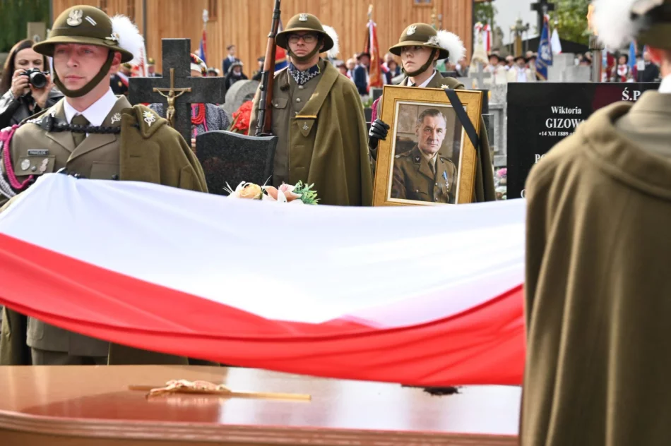 Po 61 latach gen. Giza spoczął w rodzinnym grobowcu - zdjęcie 26