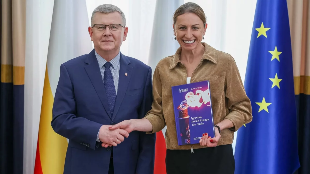 Wicemarszałek Witold Kozłowski i Justyna Kowalczyk-Tekieli 
