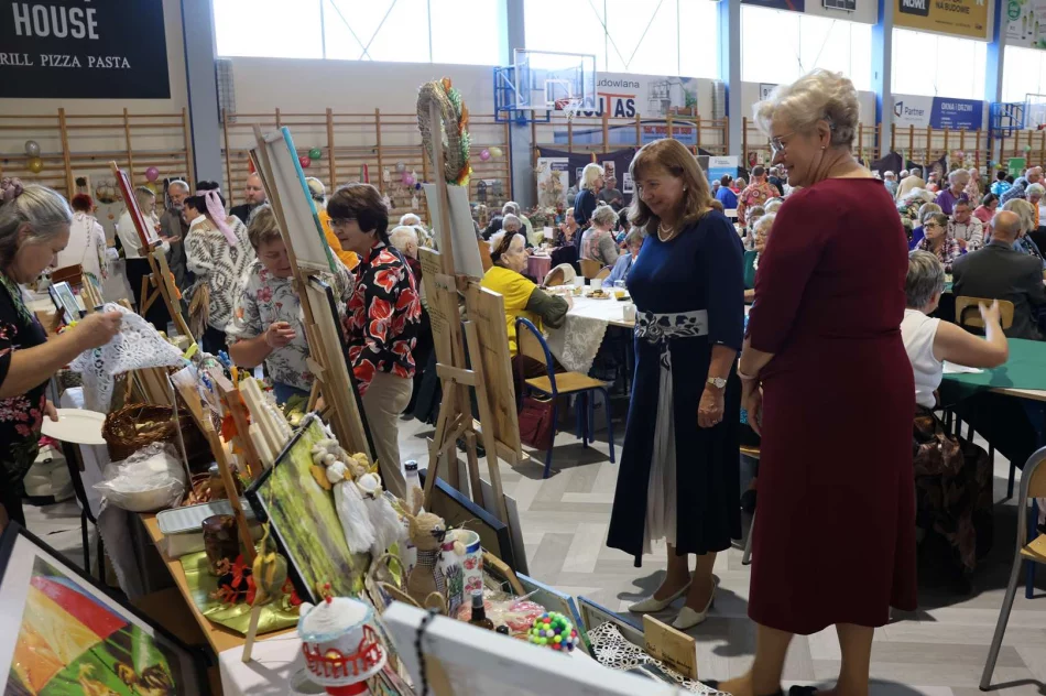 Aktywni Seniorzy – ASY w Limanowej – spotkanie pełne radości, integracji i dobrej energii - zdjęcie 16