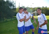 Niedźwiedź z solidnym pomocnikiem - zdjęcie główne