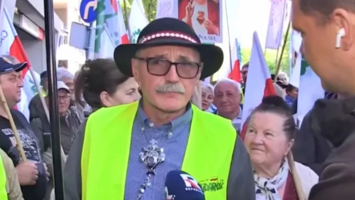 Wojciech Włodarczyk, członek Zarządu Powiatu Limanowskiego podczas manifestacji w Warszawie