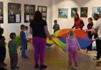 Biblioteka miejska rozpoczęła cykl spotkań „Spotkajmy się” w ramach projektu „Biblioteka dla Każdego” - zdjęcie główne