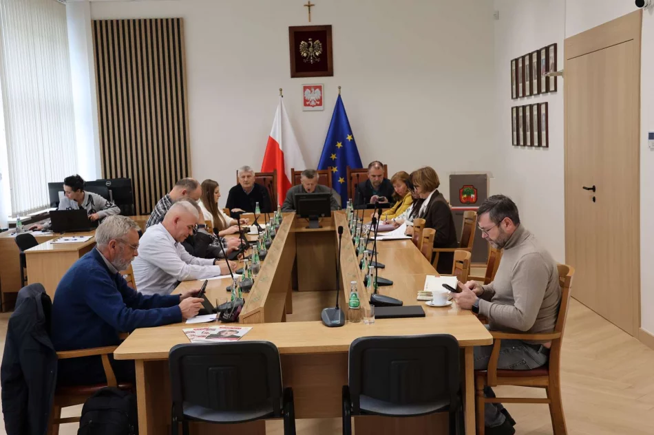 Bezpieczeństwo w miejskich placówkach oświatowych tematem wspólnego posiedzenia komisji Rady Miasta - zdjęcie 2