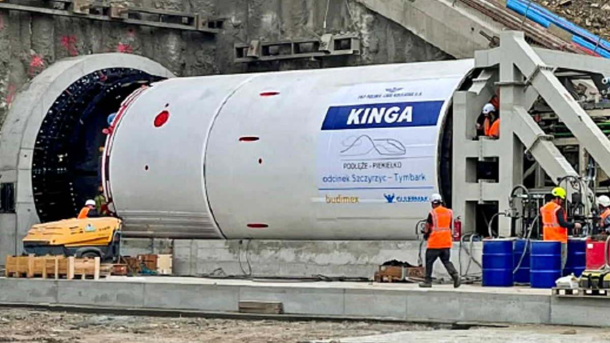TBM Kinga rozpoczęła drążenie rekordowego tunelu. 100 m już gotowe