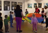 „Spotkajmy się”: biblioteka otwiera cykl dla dzieci głuchych - zdjęcie główne