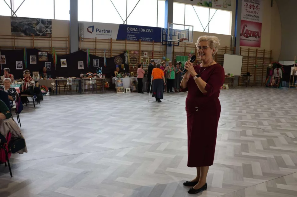 Potańcówka w stylu lat 70. i apel do samorządów - zdjęcie 6