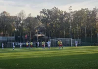 Limanovia bez punktów w rywalizacji z Beskidem. Gospodarze mecz kończyli w dziesiątkę. - zdjęcie główne