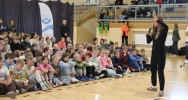 „Na fali” z mistrzynią – Klaudia Zwolińska spotkała się z uczniami Szkoły Podstawowej nr 3 - zdjęcie 4