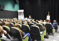 Mariola Lorek spotkała się z młodzieżą w Miejskiej Bibliotece Publicznej  - zdjęcie główne