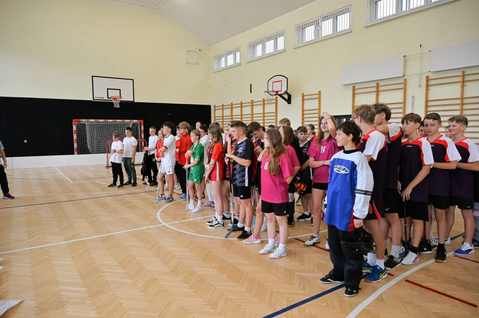 Dziewczęta z Siekierczyny i Chłopcy ze Starej Wsi 2 zwycięzcami w Unihokeju Młodzieży Szkolnej - zdjęcie 3