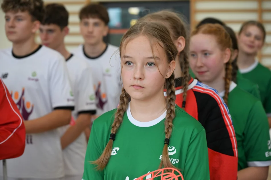 Dziewczęta z Siekierczyny i Chłopcy ze Starej Wsi 2 zwycięzcami w Unihokeju Młodzieży Szkolnej - zdjęcie 7
