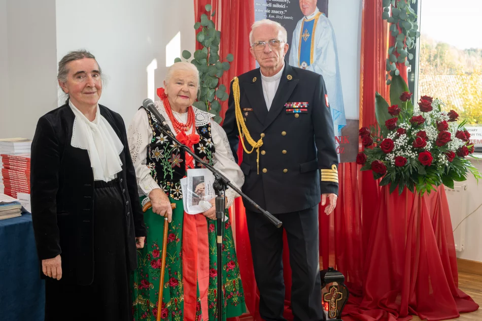 Finał XXIV Międzynarodowego Konkursu Poetyckiego i Literackiego im. Ks. Kan. Józefa Jamroza Kapłana Męczennika „O autentyczną wiarę” i „O ludzkie serce człowieka” za nami. - zdjęcie 5