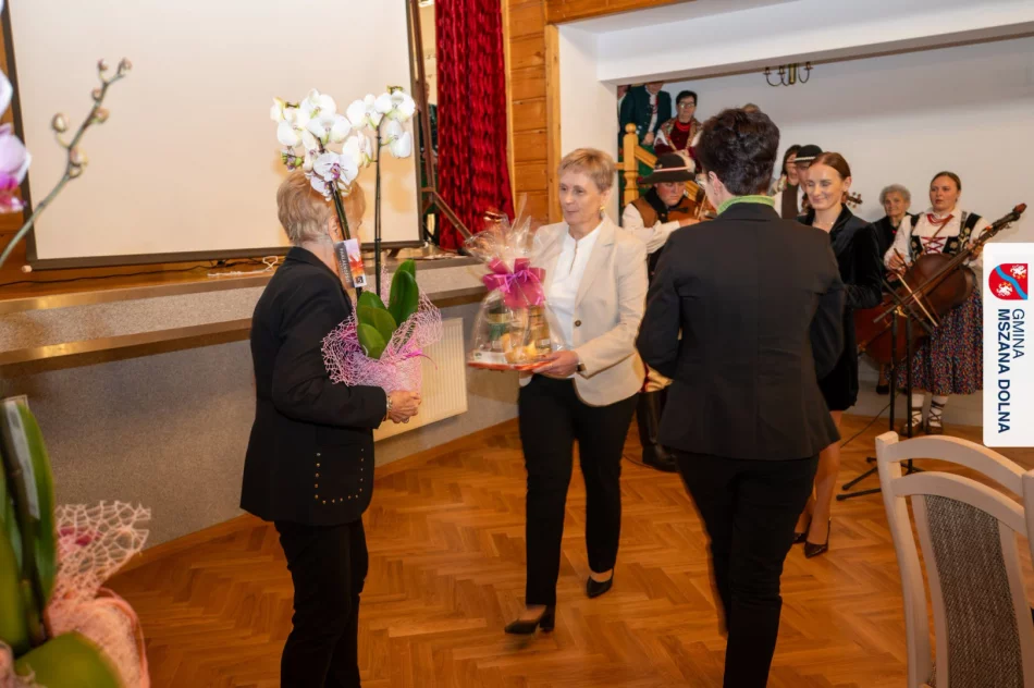 Autorka wróciła do rodzinnej wsi - zdjęcie 3