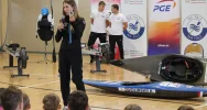 Uczniowie zasiedli w kajaku pod okiem medalistki olimpijskiej - zdjęcie 4