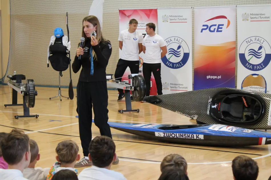 Uczniowie zasiedli w kajaku pod okiem medalistki olimpijskiej - zdjęcie 4