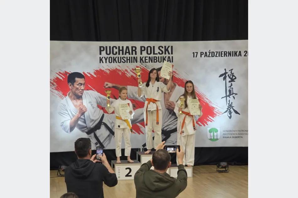 Sześć medali i trzecie miejsce drużynowe Limanowskiego Klubu Kyokushin Karate w Pucharze Polski Kenbukai - zdjęcie 7
