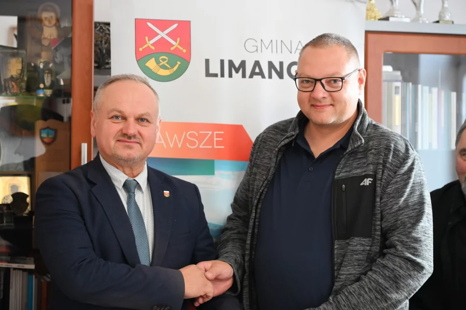 Nowe oświetlenie boisk i instalacja OZE w Siekierczynie - zdjęcie 4