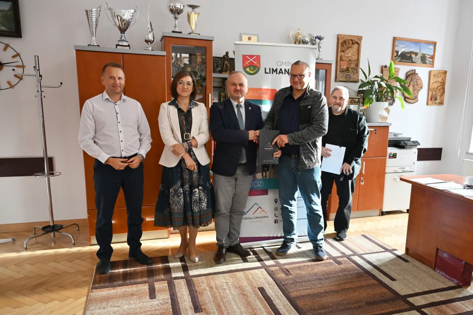 Nowe oświetlenie boisk i instalacja OZE w Siekierczynie - zdjęcie 6