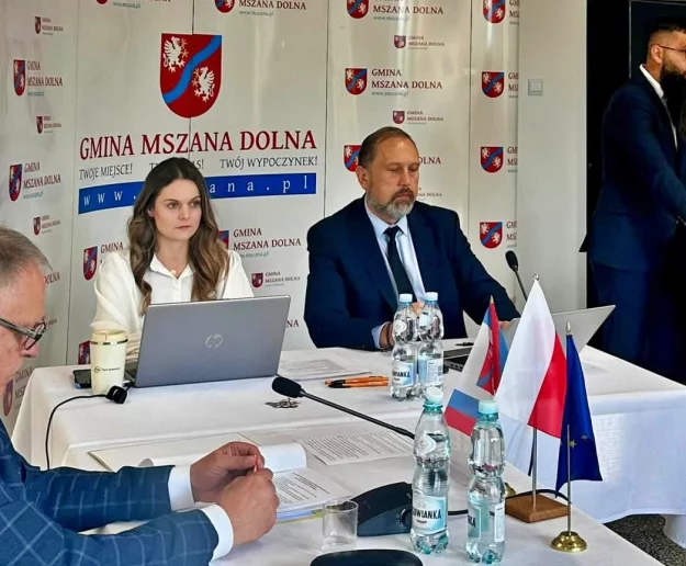 Rada Gminy w jednej osobie. Tak wyglądało posiedzenie po referendum - zdjęcie główne