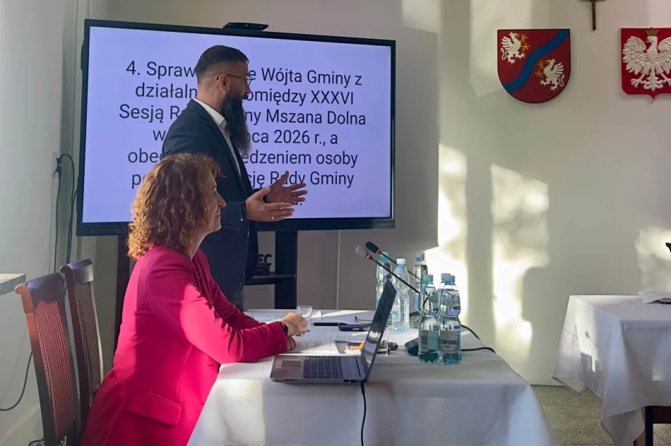 Rada Gminy w jednej osobie. Tak wyglądało posiedzenie po referendum - zdjęcie 11