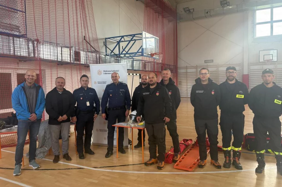 Znasz zasadę 4U? Policjanci i strażacy uczyli, jak reagować na zagrożenia - zdjęcie 5