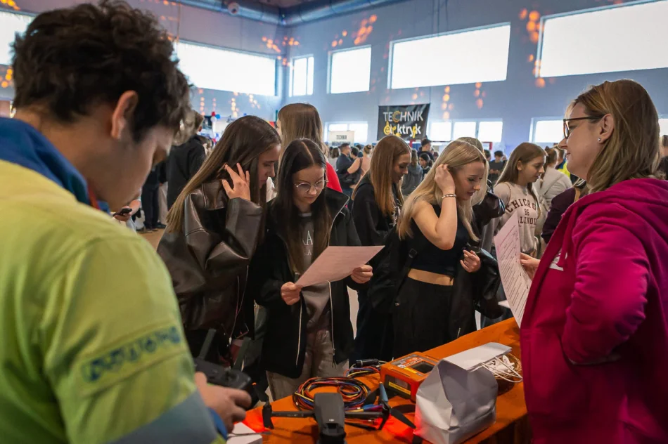 Blisko 800 ósmoklasistów na MechanCraft  - zdjęcie 37