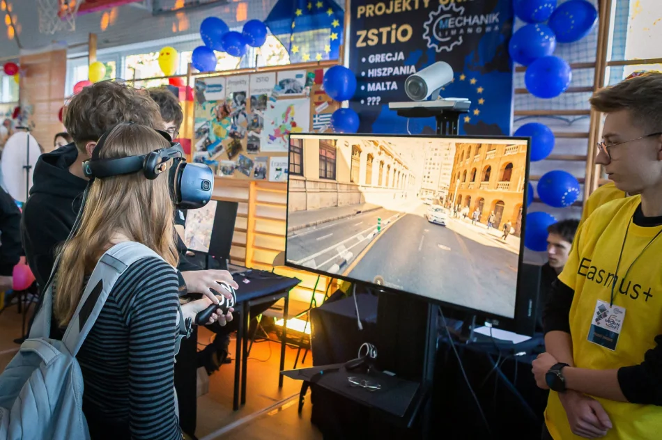 Blisko 800 ósmoklasistów na MechanCraft  - zdjęcie 67