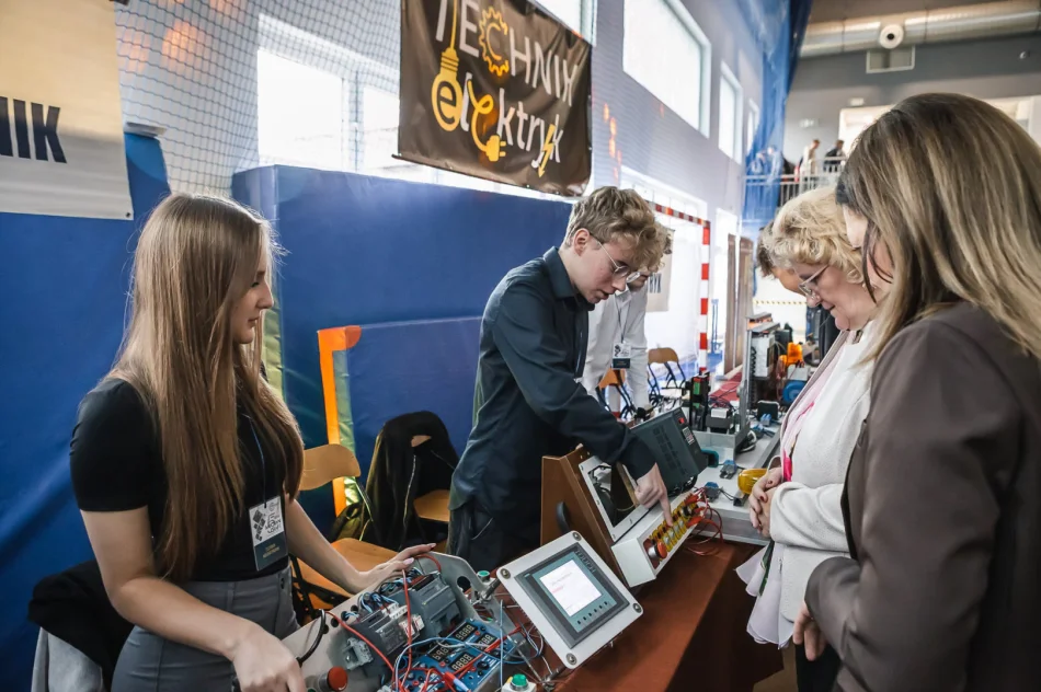 Blisko 800 ósmoklasistów na MechanCraft  - zdjęcie 77