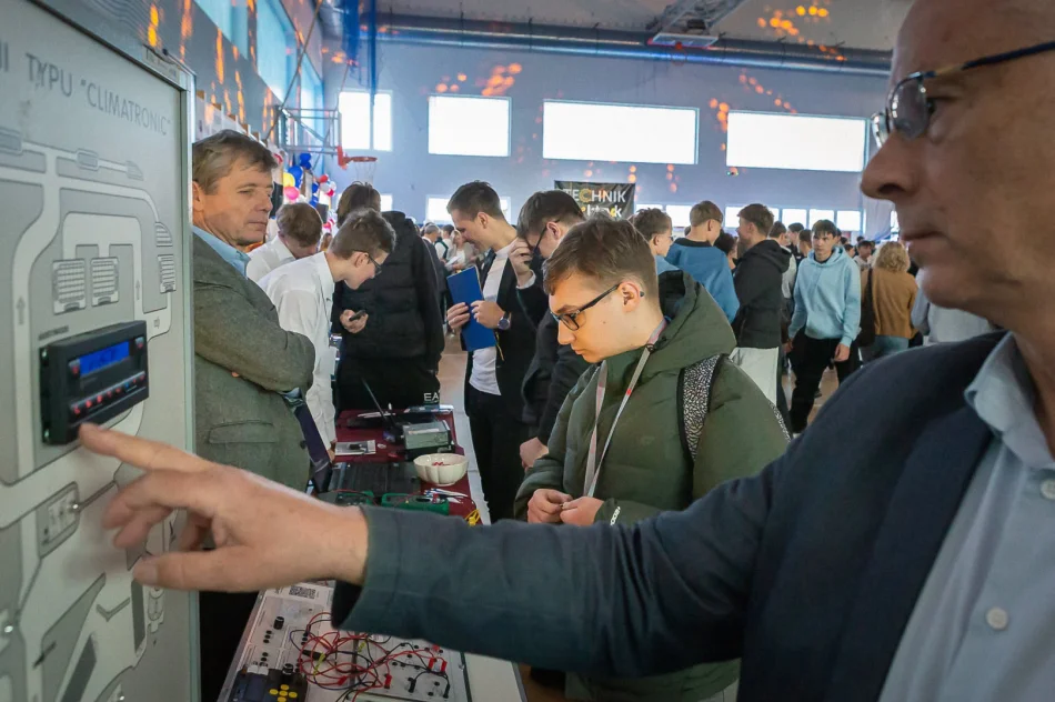 Blisko 800 ósmoklasistów na MechanCraft  - zdjęcie 81