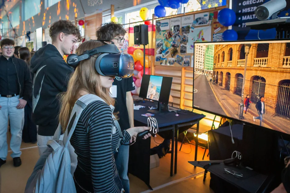 Blisko 800 ósmoklasistów na MechanCraft  - zdjęcie 83