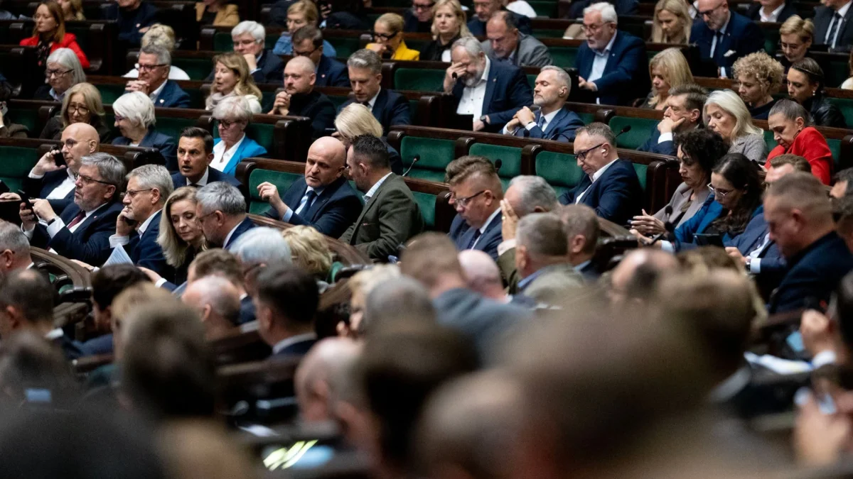 Sejm nie zniósł dwukadencyjności. Jak głosowali nasi posłowie?