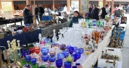 Starocie na targowisku  - zdjęcie 4
