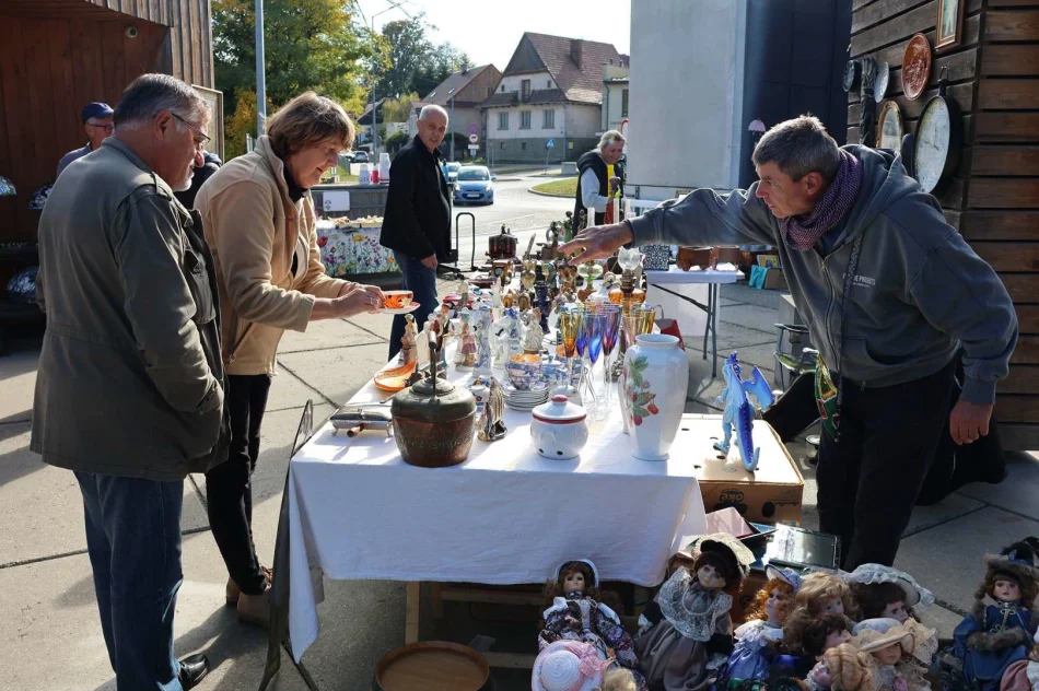 Starocie na targowisku  - zdjęcie 26