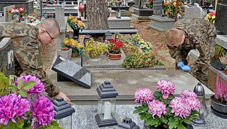  Młodzież uporządkowała groby legionistów  - zdjęcie 1