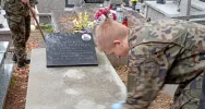 Młodzież uporządkowała groby legionistów  - zdjęcie 2