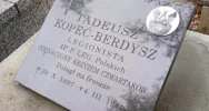 Młodzież uporządkowała groby legionistów  - zdjęcie 4