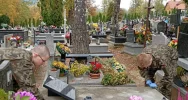  Młodzież uporządkowała groby legionistów  - zdjęcie 5