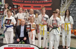 Osiem medali karateków z Limanowej! Podwójne złoto Jagody Sowy na międzynarodowym turnieju - Zdjęcie główne