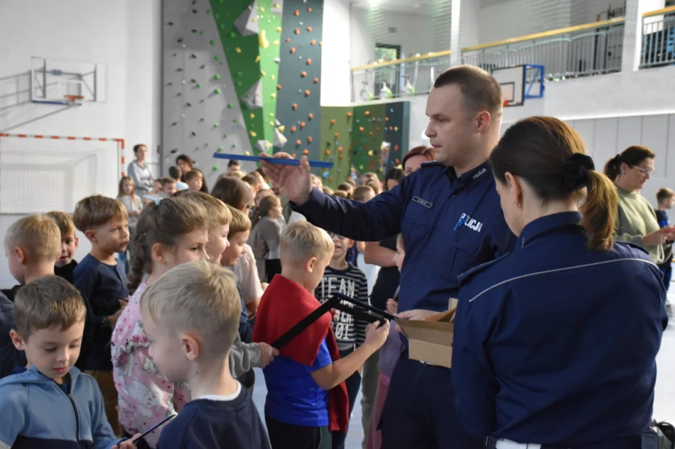 Policjanci w szkolnych ławkach  - zdjęcie 4