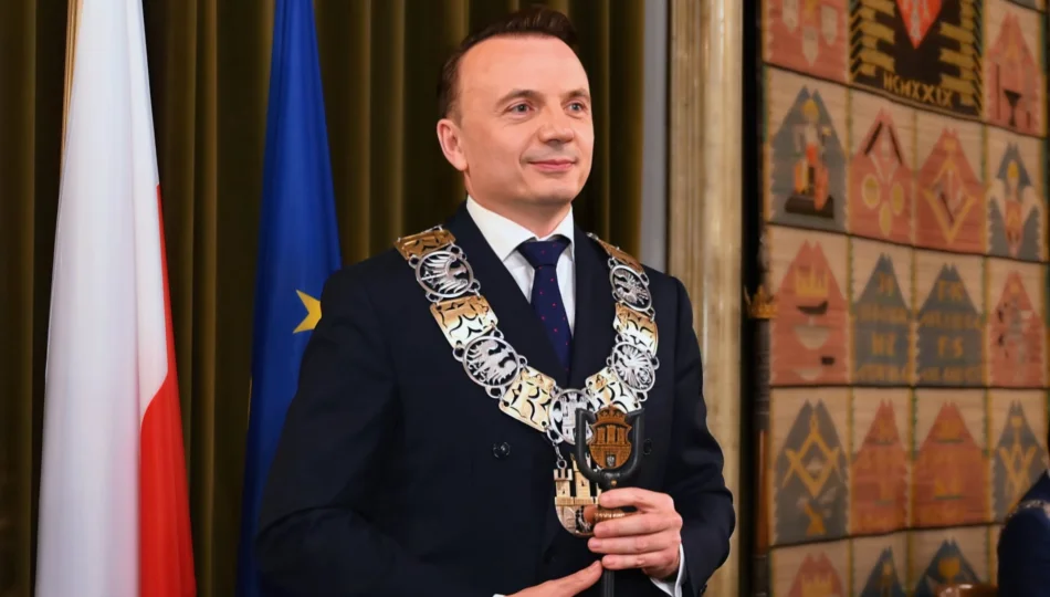 Gibała zlikwidował sześć departamentów w urzędzie miasta - zdjęcie 1