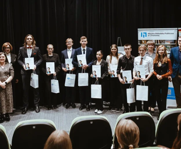 Spotkanie z poezją Baczyńskiego - jury wybrało laureatów - zdjęcie główne