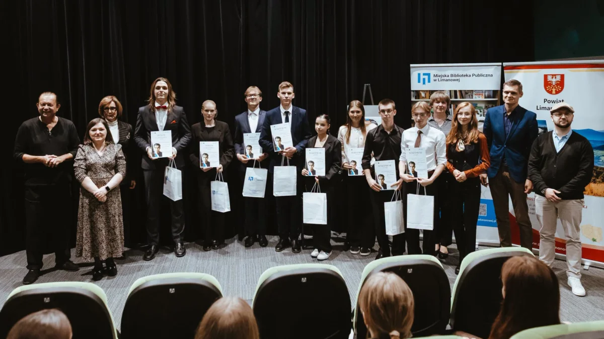 Powiatowy Konkurs Recytatorski Poezji Krzysztofa Kamila Baczyńskiego w Miejskiej Bibliotece Publicznej w Limanowej