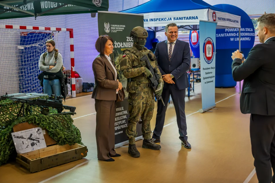 I Powiatowe Targi Edukacji i Pracy Służb Mundurowych 2026 - zdjęcie 1