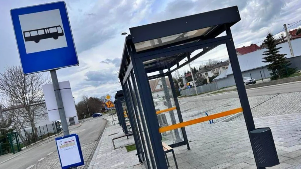 Autobus komunikacji miejskiej w Limanowej 