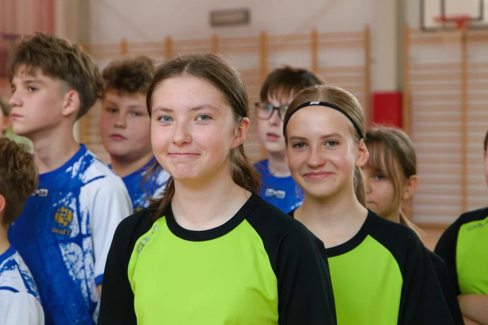 Dziewczyny ze Starej Wsi 1 i chłopcy z Pisarzowej wygrywają Gminne Mistrzostwa w Koszykówce dzieci - zdjęcie 4