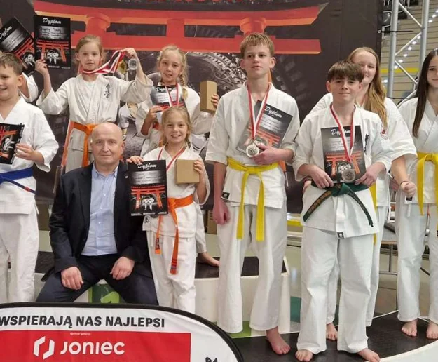 8 medali karateków ARS Limanowa – JONIEC Team na międzynarodowym turnieju CARBON CUP - Zdjęcie główne